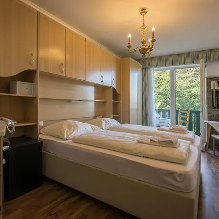 Rad- Und Ariell 酒店 圣卡荐