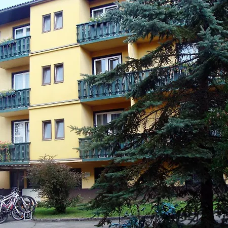 酒店 Rad- Und Ariell 圣卡荐