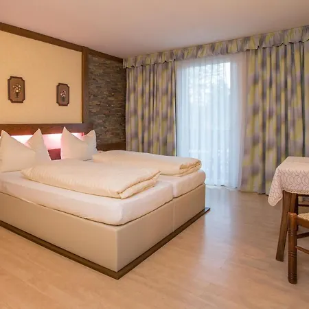 酒店 Rad- Und Ariell 圣卡荐