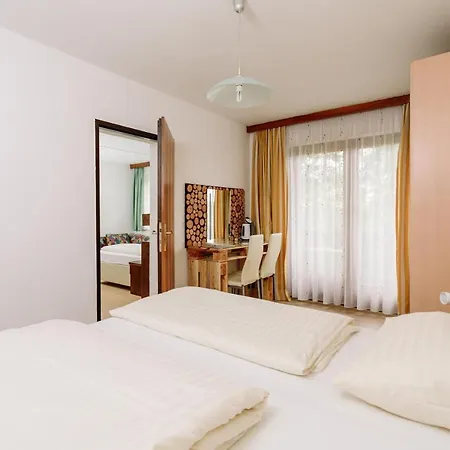 酒店 Rad- Und Ariell 圣卡荐